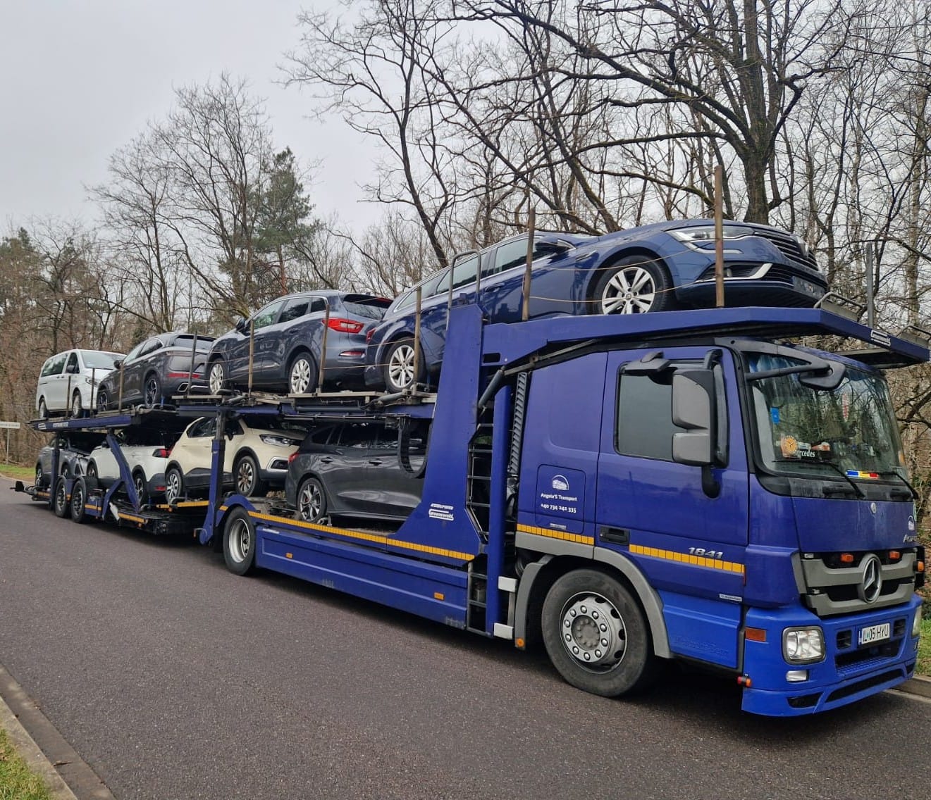 Camion transport pe sosea